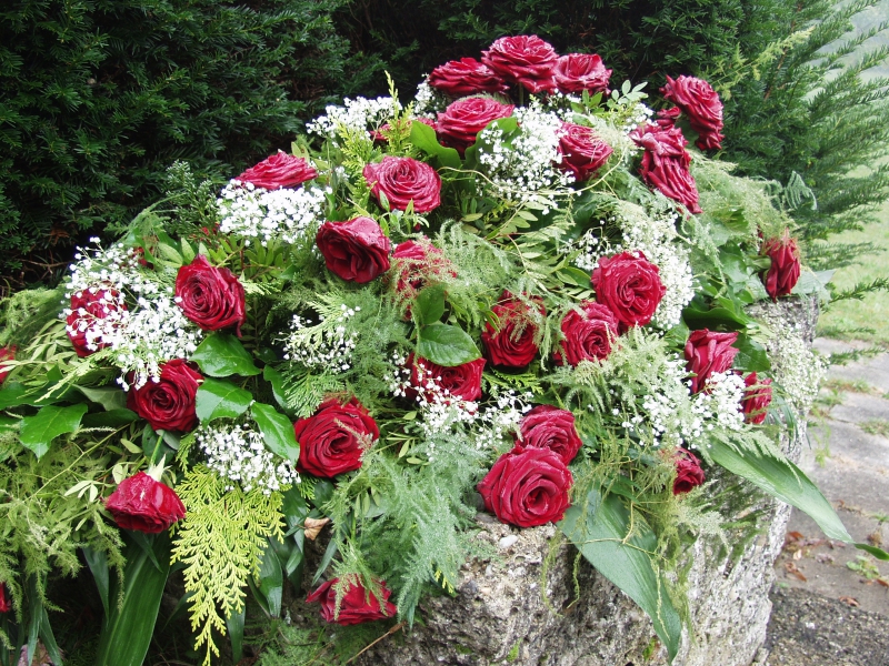 funeraire-GUILLAUMES-min_roses-61203